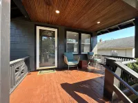 Gourmet Kitchen and Indulgent Oversized Tub - Exquisite Modern Haven Hotels in New Britain