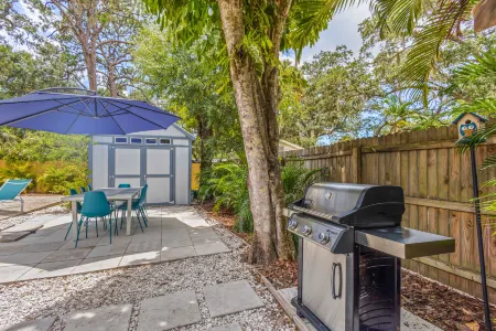 Spacious Heated Saltwater Pool and Arcade Entertainment - Inviting Oasis Отели рядом с достопримечательностью «Запад Гейт»