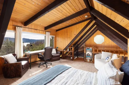 Spacious Gathering Spaces and Game Room - Stunning Lake View Loft Hotel di Lake Arrowhead