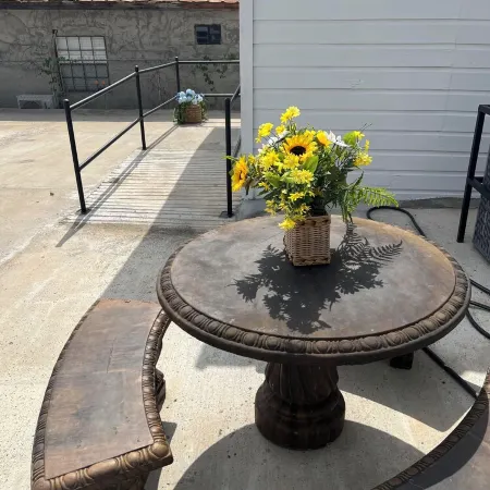Charming 2-bedroom cottage in Laredo with high-speed WiFi, AC