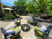 Escape WithInn-Relaxation Centrally Located to Beaches and Walkable Restaurants Hotels in Chikaming Township