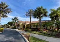 Community Pool and Game Room Access - Charming Family Haven Hoteles en Condado de Osceola