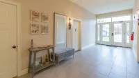 Chic Condo Steps from Bentonville Square Hotels in Bentonville