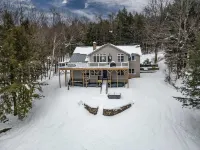 Private Hot Tub and Tesla Charging Station - Stunning Retreat