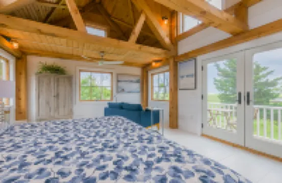 Private Beach Access and Scenic Serenity - Enchanting Hideaway 桑威奇酒店