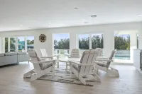 Pool, Kayaks, and Stunning Sunsets - Luxurious Waterfront Oasis فنادق في جزيرة ميريت