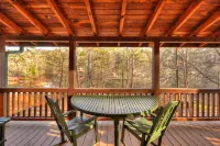 Charming Lake View and Cozy Game Room - Delightful Log Cabin Retreat Hotels in Cherry Log