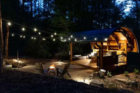 Private Deck, Hot Tub and Rain Showerhead - Charming Airstream Escape