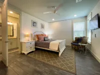 Tranquil Outdoor Retreat with Alfresco Dining - Breathtaking Coastal Escape