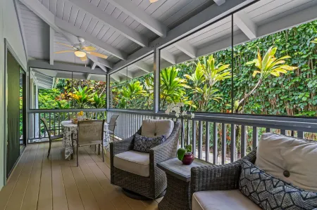 Tropical Oasis with Spacious Lanai and Modern Comforts - Charming Retreat Отели рядом с достопримечательностью «Анини Бич»