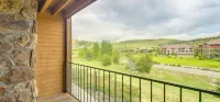 Swimming Pool and Hot Tubs - Cozy Studio Escape Hotel di Grand County