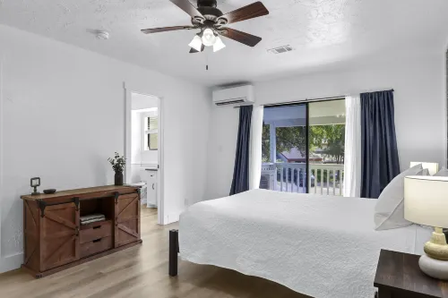 Charming Outdoor Deck and Hill Country Views - Inviting Retreat Hotels in Hays County