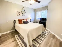 Harbor Village Retreat - Second Floor, Stunning WiFi Hotel a Garden
