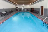 La Quinta Inn & Suites by Wyndham Coralville Iowa City - Pools