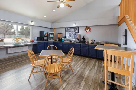 AmericInn by Wyndham Oscoda Near AuSable River