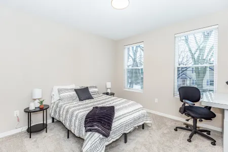 Cozy Retreat with Modern Amenities - Charming Vacation Oasis