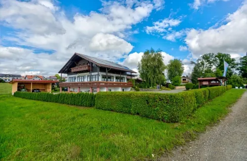 Cafe Zum Toni Hotels in Hauzenberg