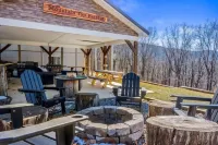 Epic Views, Hot Tub, Pets Welcome!  Overlooking Shenandoah National Park - 4-Star