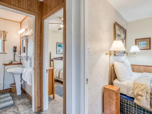 Tranquil Escape - Private Condo Suite - Wifi, Family, Grill Hotels in Otter Rock