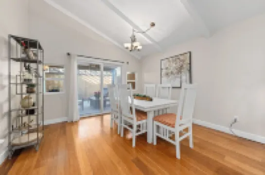 Entire condo in Bakersfield with WiFi, AC