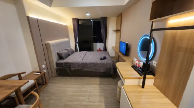 Ruby Rooms Transit at Collins Boulevard Apartment Serpong