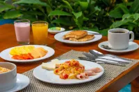 Hotel Playa Club - breakfast