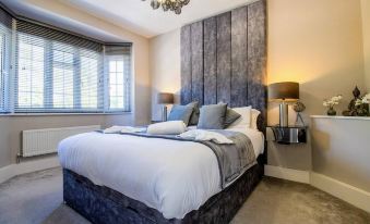 Luxury 3-bedroom Flat in Northwood