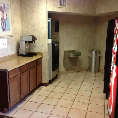 Plano Inn & Suites