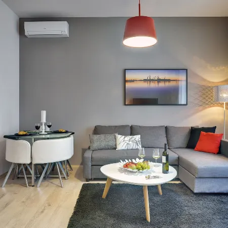 D&A Center Apartments with Free Parking