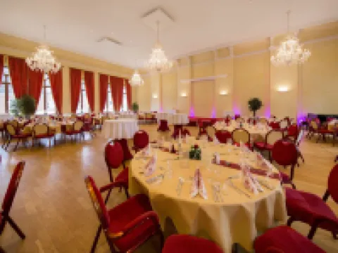 ホテル アム シュロス アウリッヒ アウリッヒのホテル