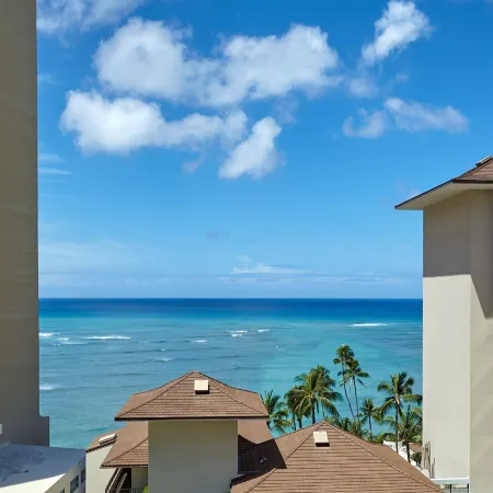 Halepuna Waikiki by Halekulani