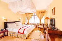 New Safari Hotel - 3-Star