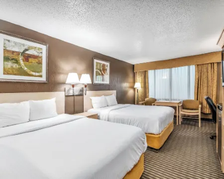 Seven Oaks Hotel Regina Hotels in Regina
