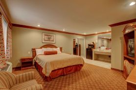 Thunderbird Lodge