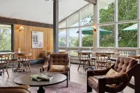 Mountaineer Inn Hotels in Dover