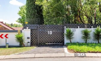 Retro-Vintage New Yorker Apartment in Centurion