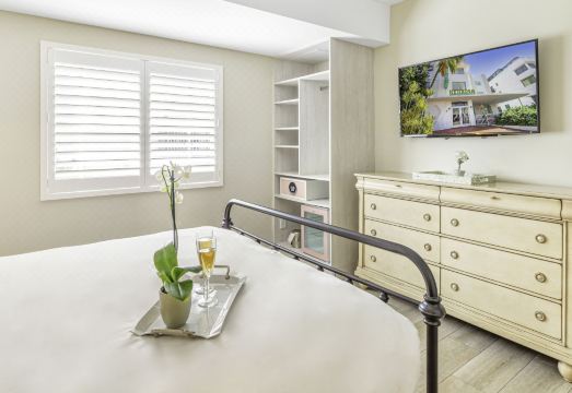 헌로사 호텔 로비