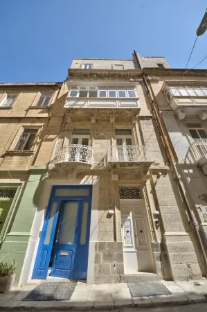 Tritoni Mini Studios - Valletta Отели рядом с достопримечательностью «Хал-Сафлиени»