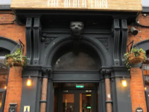 Black Lion Hotel Hotels in Salford