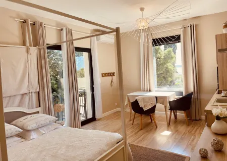 Lalagunebages, Panoramic View & Spa Отели в г. Сижан