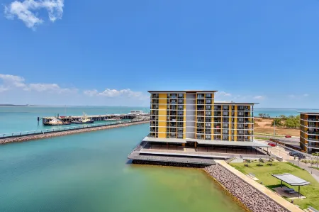 Darwin Waterfront Short Stay Apartments Отели в г. Дарвин