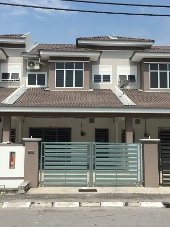 Da Bella Homestay Отели рядом с достопримечательностью «Open University Malaysia»