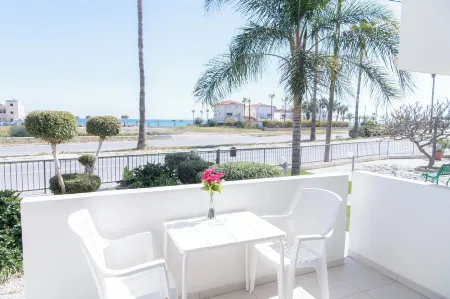 Themis Apartments Отели в г. Voroklini