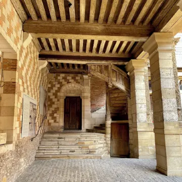 Le Charmant Paillot Hyper Centre classé Отели рядом с достопримечательностью «Музей Сен-Луп»