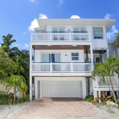 Paradise Beach House Managed by Beach Retreats