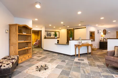 Woodland Inns Отели рядом с достопримечательностью «Парк Тилликум»