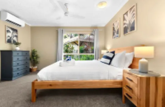 Reef Apartment Cairns - 4 Pools Resort BBQ Hotels near Centenary Lakes Nature Play Space