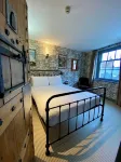 The Black Hole Hotels in Winchester