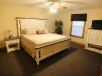 Briarstone Lodge Condo 13D by Eden Crest