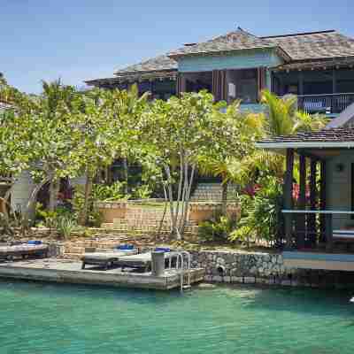 ゴールデンアイ Hotel Exterior